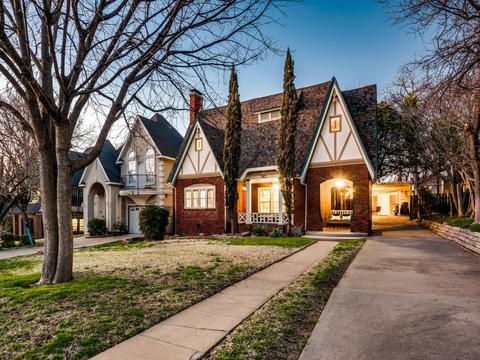 2835 W Brooklyn Ave, Dallas, TX 75211