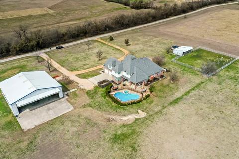 11534 Merlin Dr, Sanger, TX 76266