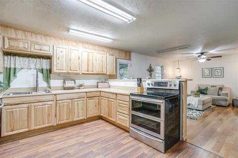 1117 Center St, Cleburne, TX 76033