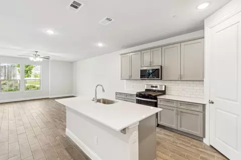 213 Suma Dr, Euless, TX 76040