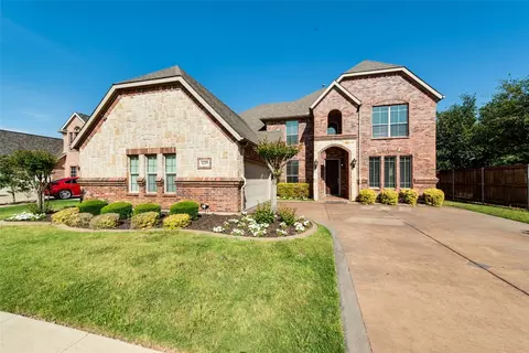 8209 Wildrock Dr, Arlington, TX 76001