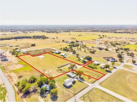 349 School House Rd, Paradise, TX 76073
