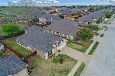 1008 Tara Dr, Burleson, TX 76028