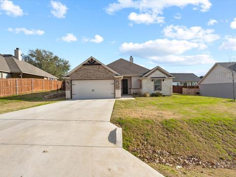 4002 Gallivant Dr, Granbury, TX 76049