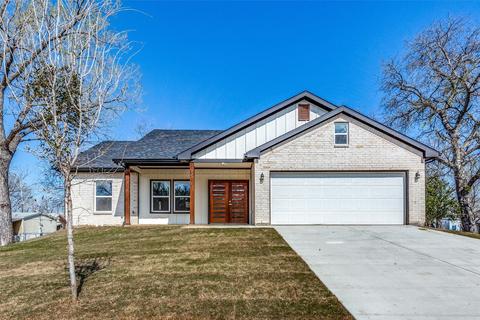 813 E James St, Cleburne, TX 76031