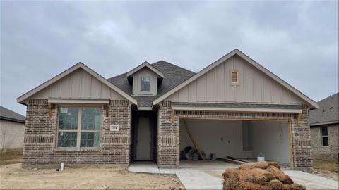 204 Maverick Trl, Valley View, TX 76272