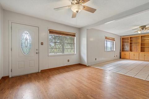 218 Burnim Ave, Teague, TX 75860