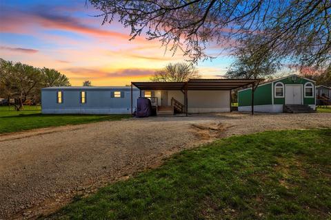 423 Hilltop Meadows Ct, Springtown, TX 76082
