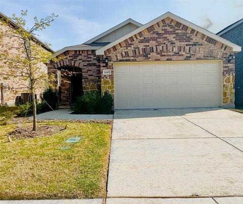 1085 Castroville Dr, Forney, TX 75126