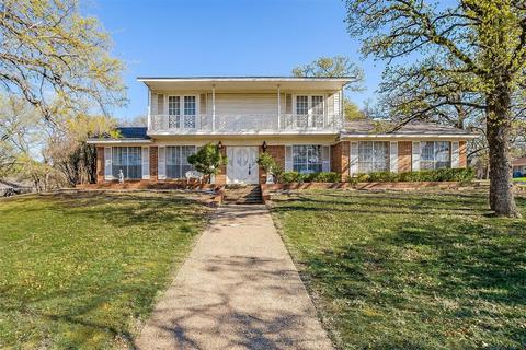 700 Greenbriar Ave, Keene, TX 76059