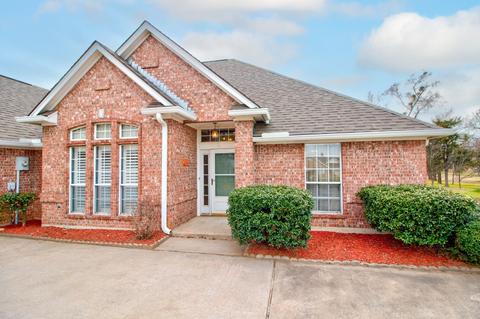 408 Kiowa W Dr, Lake Kiowa, TX 76240