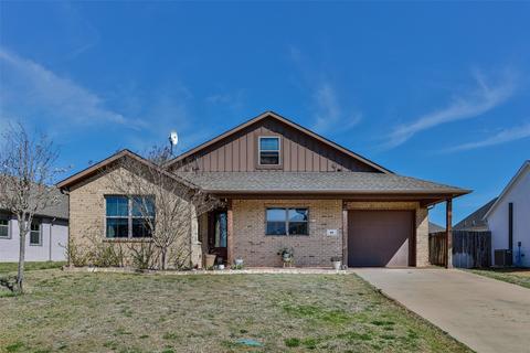 28 Heron Dr, Sanger, TX 76266