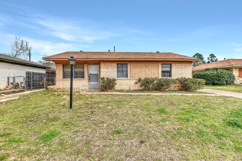 2605 W Coffin St, Denison, TX 75020