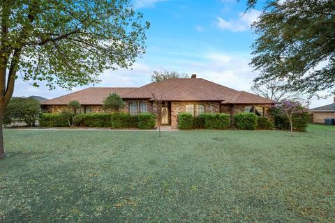 800 Roaring Creek Dr, Oak Leaf, TX 75154