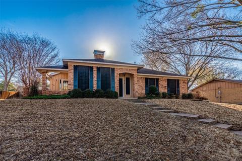710 Briarwood Dr, Denison, TX 75020