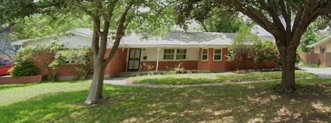 4008 Plantation Dr, Benbrook, TX 76116
