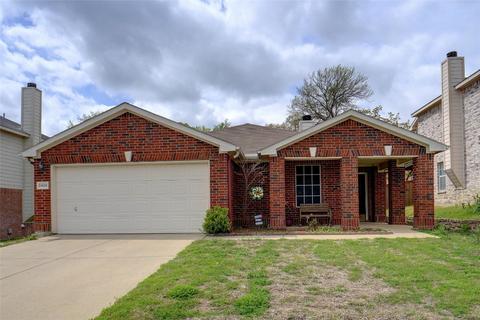2428 Big Spring Dr, Fort Worth, TX 76120