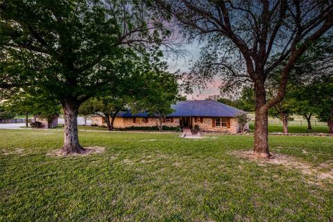 1403 Center Point Rd, Weatherford, TX 76087