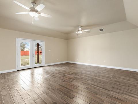 304 E 5th St, Tolar, TX 76476 photo 7