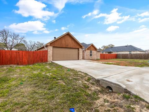 304 E 5th St, Tolar, TX 76476 photo 5