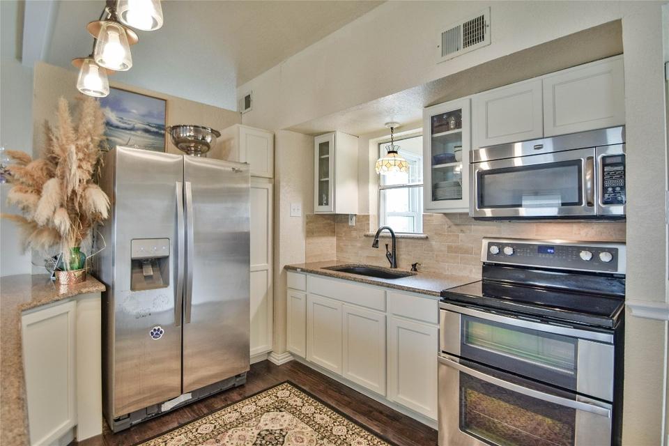  1617 Cheyenne Trl, Granbury, TX 76048 photo 18