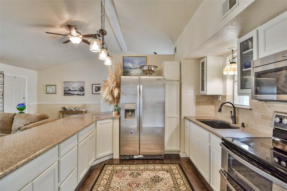  1617 Cheyenne Trl, Granbury, TX 76048 photo 17