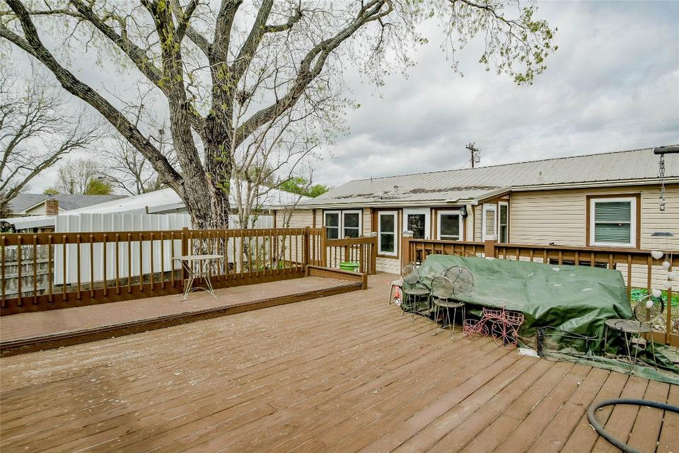  1617 Cheyenne Trl, Granbury, TX 76048 photo 31