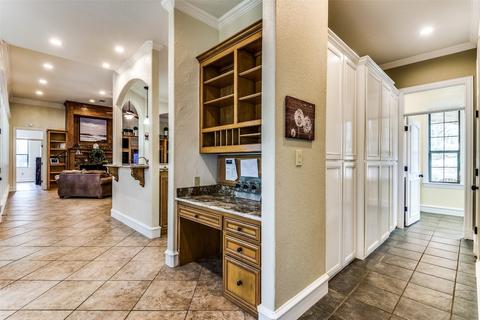 106 Pheasant Run Ct, Sunset, TX 76270 photo 19