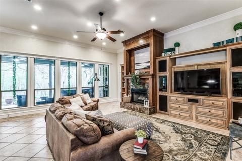 106 Pheasant Run Ct, Sunset, TX 76270 photo 12