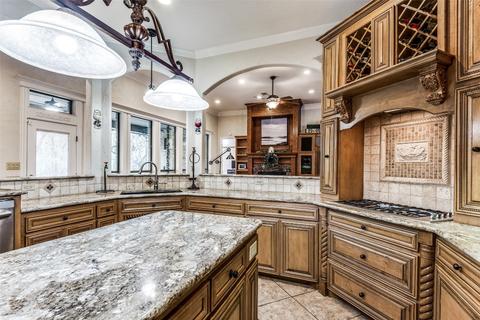 106 Pheasant Run Ct, Sunset, TX 76270 photo 8