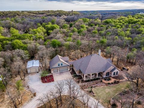 106 Pheasant Run Ct, Sunset, TX 76270 photo 3