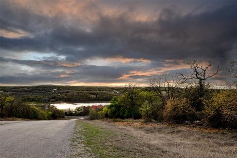 106 Pheasant Run Ct, Sunset, TX 76270 photo 4