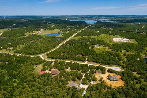 106 Pheasant Run Ct, Sunset, TX 76270 photo 2