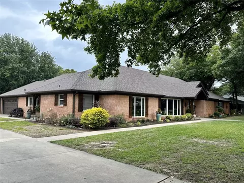 1425 Daisy Ln, Irving, TX 75061