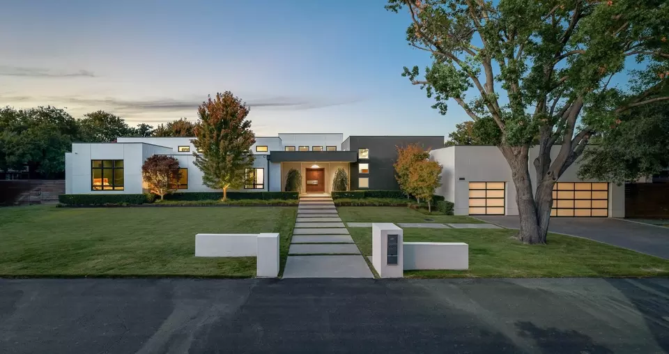 4529 Royal Ln, Dallas, TX 75229 | 40 Photos - Movoto