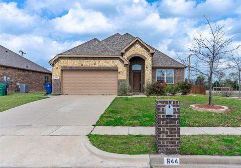 644 Teakwood Dr, Greenville, TX 75402
