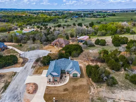 195 Horizon Cir, Azle, TX 76020