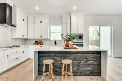 4136 Mart St, Dallas, TX 75212