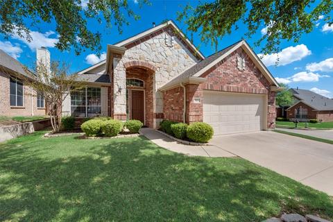313 Park Crest Ave, Euless, TX 76039