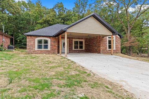 1011 E 9th St, Mount Pleasant, TX 75455