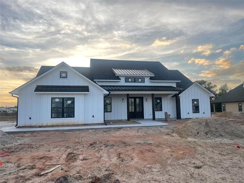 12416 Maplewood Dr, Lindale, TX 75771