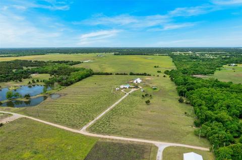 1154 Outlaw Trl, Wolfe City, TX 75496