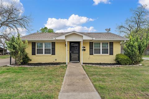 508 W Columbus Ave, West, TX 76691