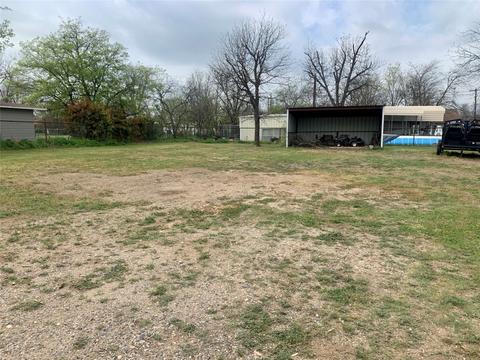 710 712 E 9th St, Coleman, TX 76834