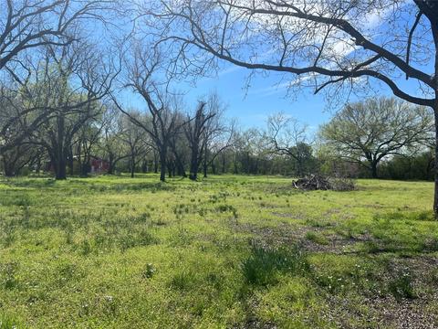 211 N Main St, Ravenna, TX 75476