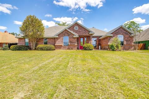 7019 Westover Dr, Granbury, TX 76049