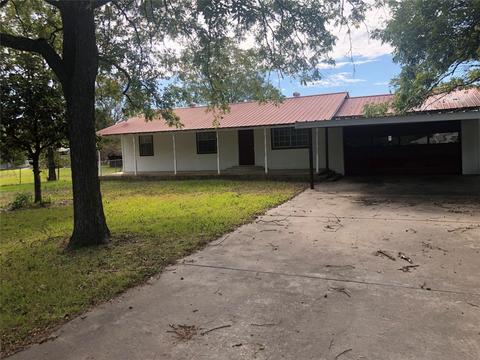 214 E Main St, Campbell, TX 75422