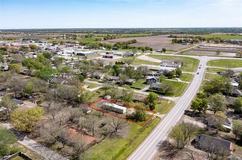 111 S Willow St, Leonard, TX 75452