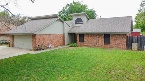 5 Christi Ln, Krum, TX 76249