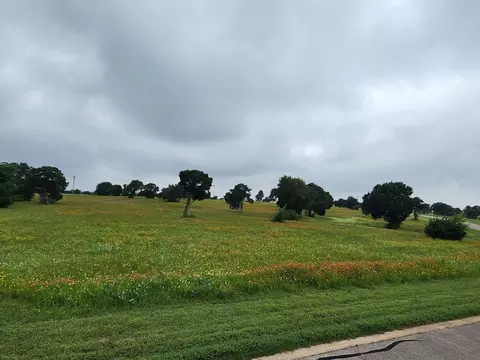 6301 N Aberdeen Dr, Cleburne, TX 76033